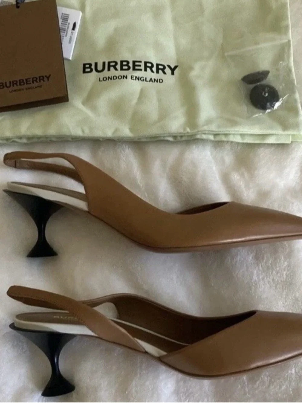 Burberry Leticia Women's Slingback Pointed-Toe kitten heel Pumps in Tan size 40